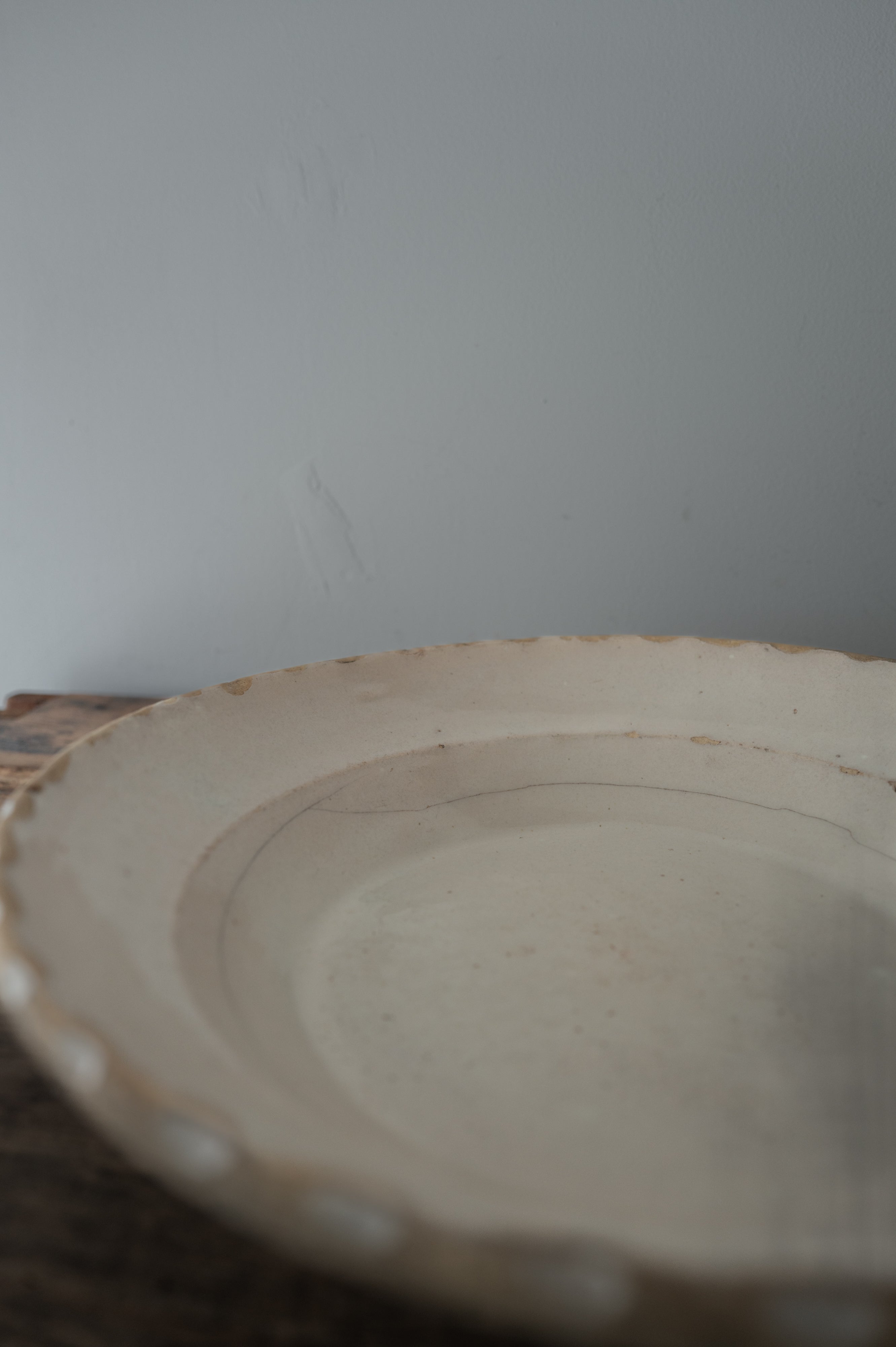  19世紀 イタリア プーリア グロッターリエ 白錫釉 輪花大皿 AN-4176, Antique,- ambiant